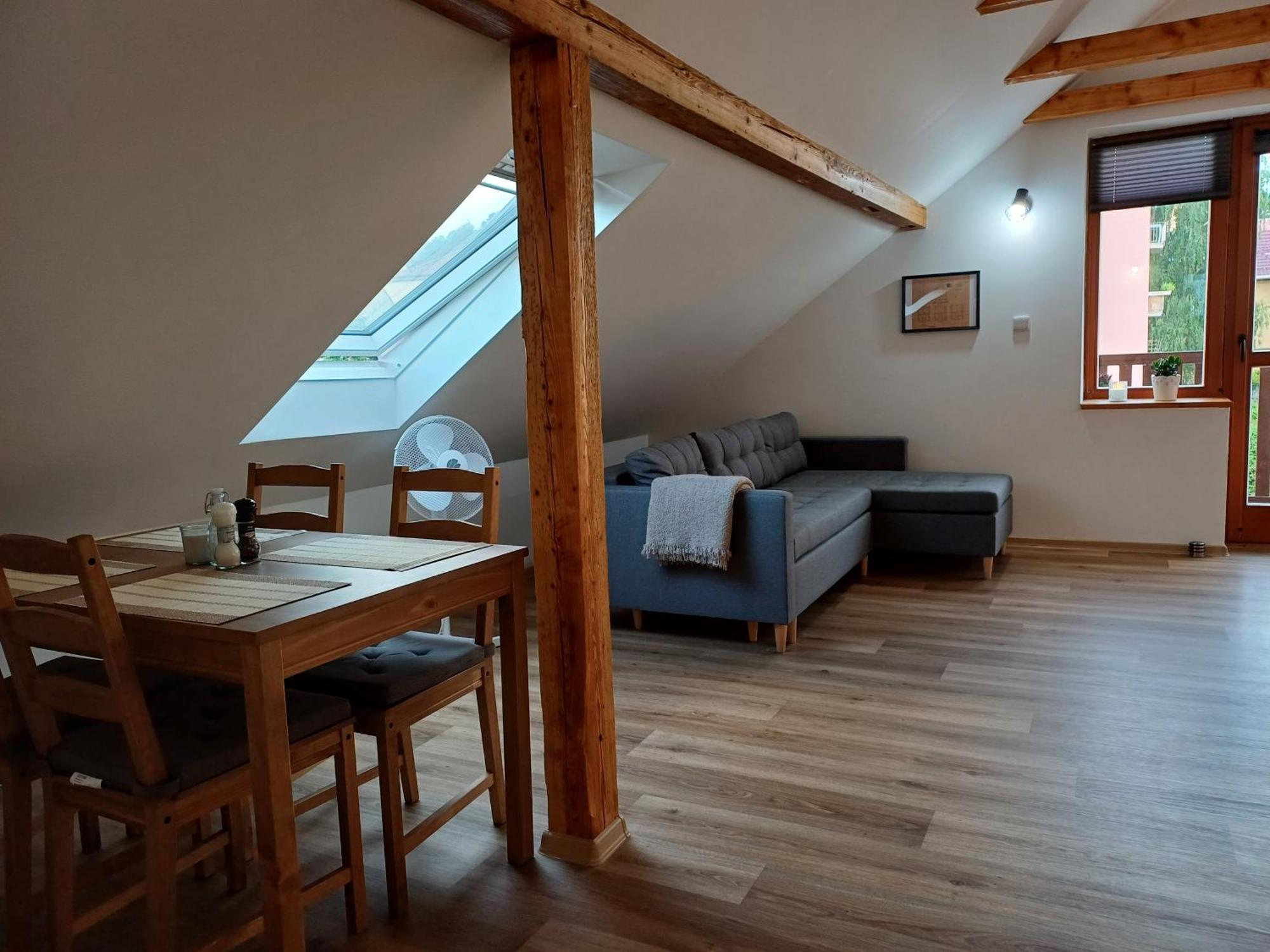 Loft Apartment カルロヴィ・ヴァリ エクステリア 写真